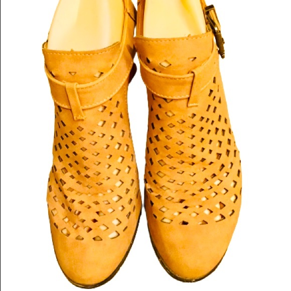 Yoki Shoes - Gorgeous Tan, Perforated Booties!